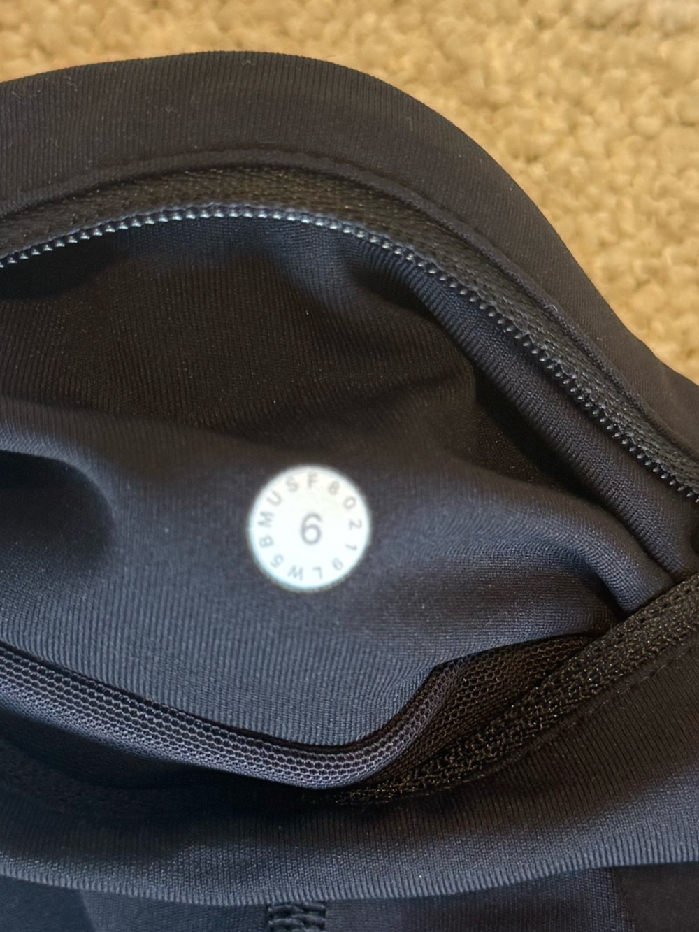 Lululemon Speed up Tight Full on Luxtreme Sz 6 MSRP $108 - Picture 4 of 10